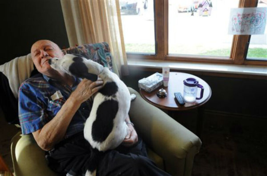 Kids and pets put the 'home' in nursing home